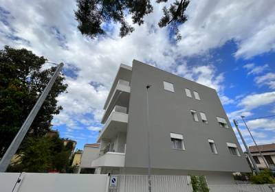 Forcellini. Elegante appartamento in Cl. A3 con ampio garage + 2 p. auto