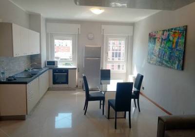 Centro storico, elegante piano alto con 3 ampie camere