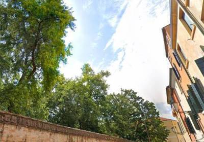 Centro storico, palazzetto terra-cielo con garage