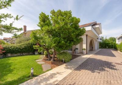 Cadoneghe Loc. Bragni. Porzione di bifamiliare con 4 camere