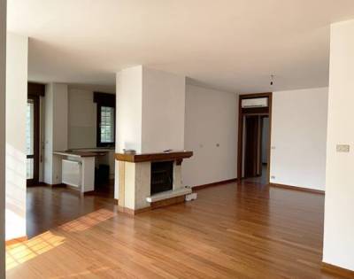 Abano Terme, in elegante quartiere, spaziosa porzione di casa