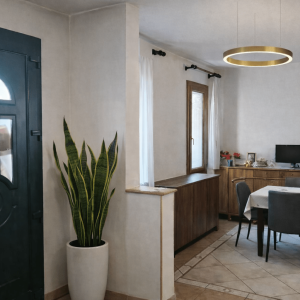 Le immagini presentano un allestimento di home staging virtuale.