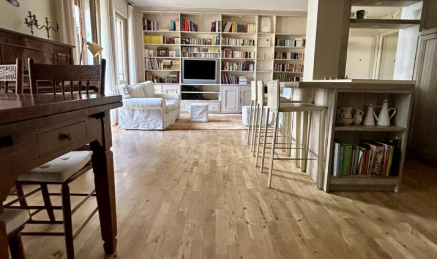 Centro Storico, Altinate. Elegante appartamento con 3 camere spaziose e garage - Grimaldi Padova