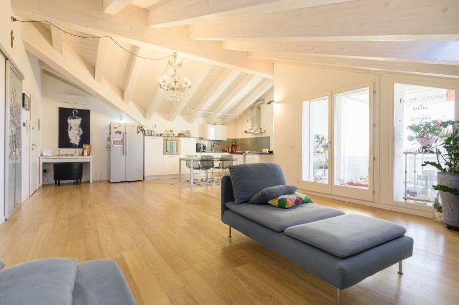 Noventa P.na, recente attico con terrazzo abitabile - Grimaldi Padova