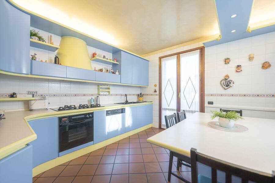 Perarolo di Vigonza, porz. di bifamiliare con giardino di mq. 550 - Grimaldi Immobiliare Padova Perarolo di Vigonza, porz. di bifamiliare con giardino di mq. 550 - Grimaldi Padova