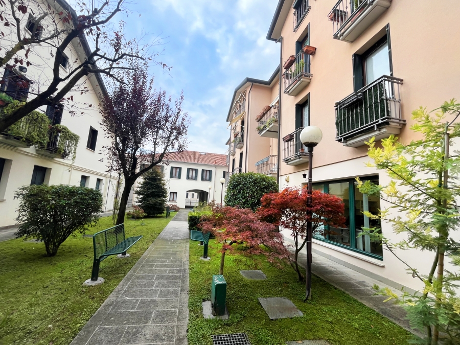 Centro, spazioso appartamento ultimo piano su due livelli con garage - Grimaldi Padova
