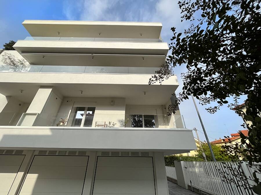 Pontecorvo adiac.ze. Raffinato appartamento in classe A3 con garage + 2 posti auto - Grimaldi Padova