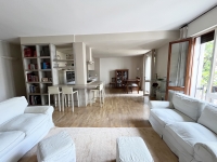 Centro storico, zona S. Sofia. Elegante e spazioso appartamento con garage