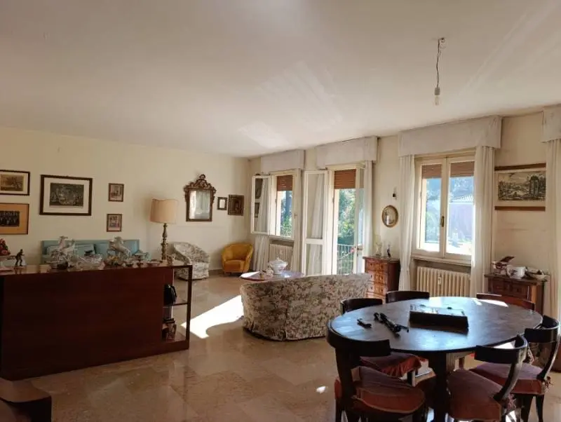 Prato della Valle. Appartamento di ampia metratura con garage